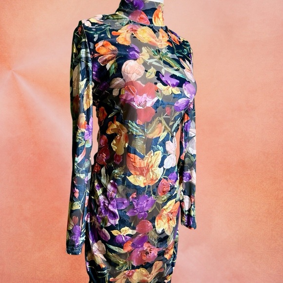 NWT Kourt Mockneck Floral Velvet Burnout Bodycon Dress Size Medium - Picture 15 of 16